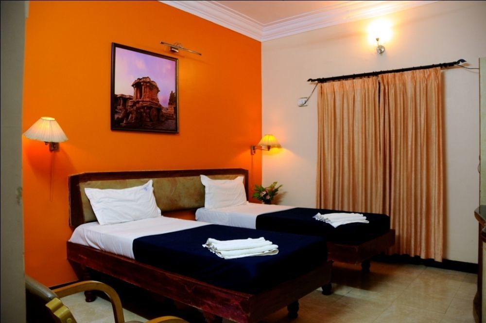 Kstdc Hotel Mayura Bhuvaneshwari Kamalapur Hampi Εξωτερικό φωτογραφία