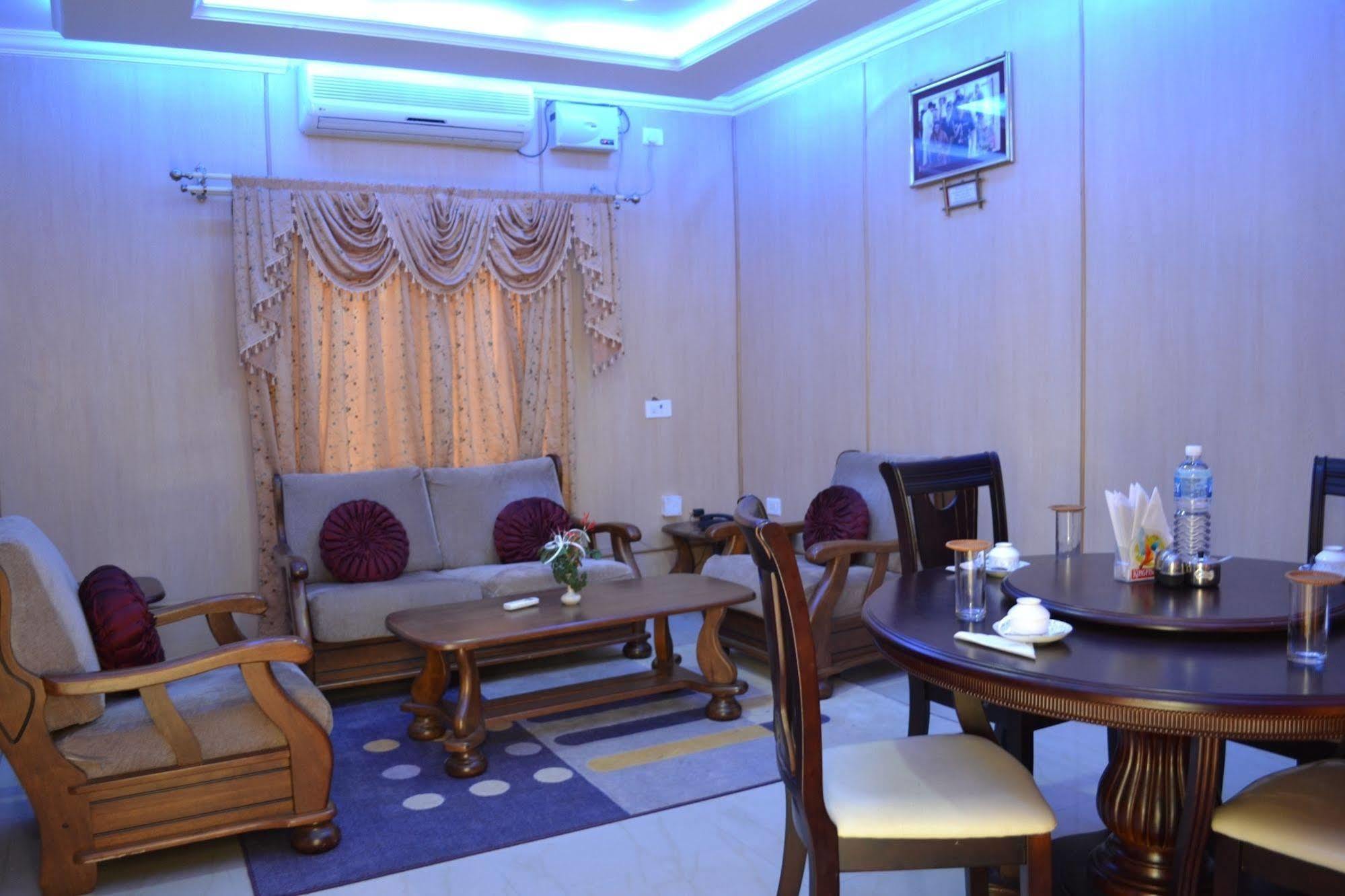 Kstdc Hotel Mayura Bhuvaneshwari Kamalapur Hampi Εξωτερικό φωτογραφία